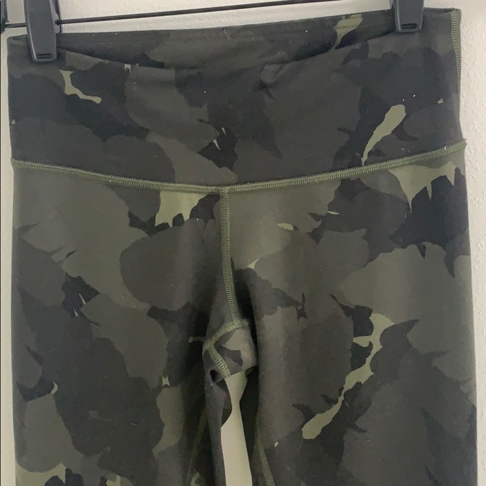 Lululemon camouflage size 4